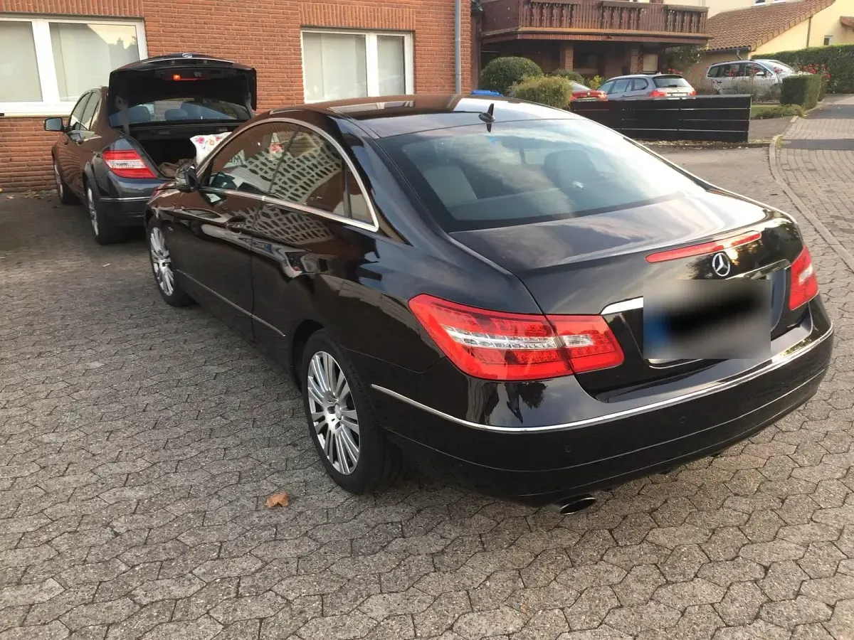 Usata Mercedes E250 204 CV (150 kW) 2011 Nero Coupé