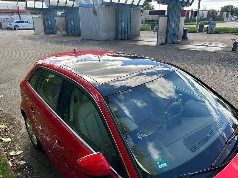 Gebraucht Audi A3 Ambiente 179 PS (131 kW) 2015 Rot Limousine