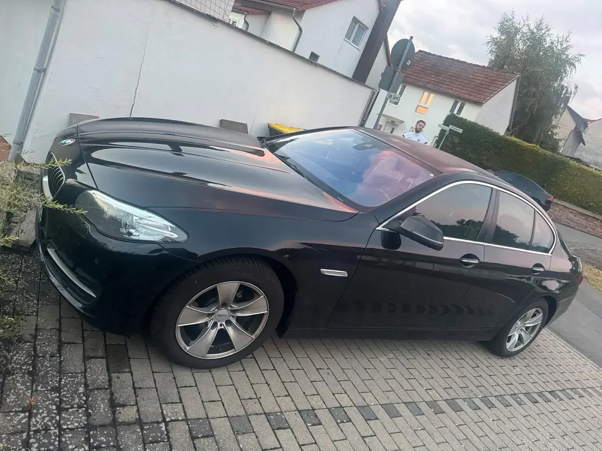 Gebraucht BMW 520 190 PS (139 kW) 2015 Schwarz Limousine