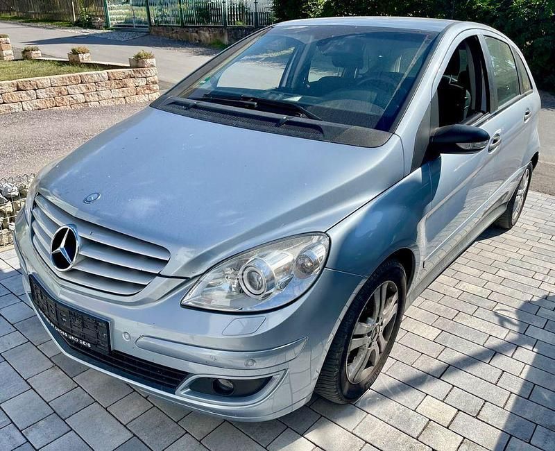 Blau Gebraucht 2006 Mercedes B200 Van / Kleinbus | 3.500 € (Superpreis) - Bild 1/4