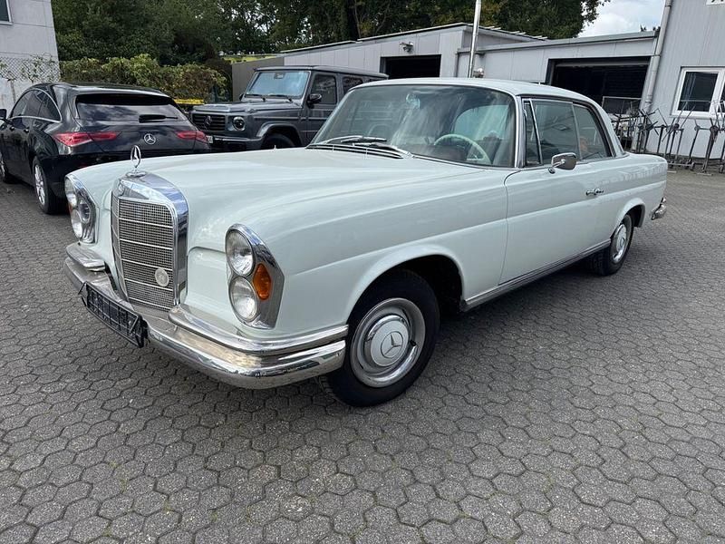 Weiß Gebraucht 1966 Mercedes 250 SE | 54.900 € - Bild 1/4