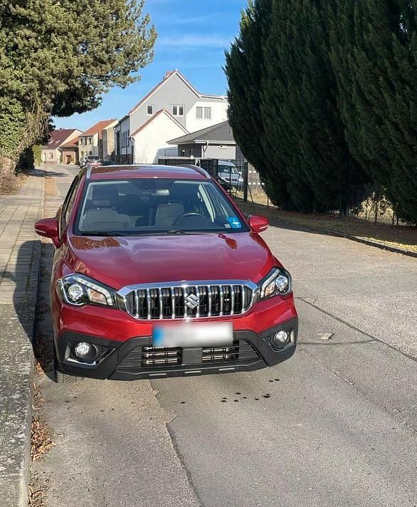 Usado Suzuki SX4 140 HP (102 kW) 2017 Vermelho Sedan