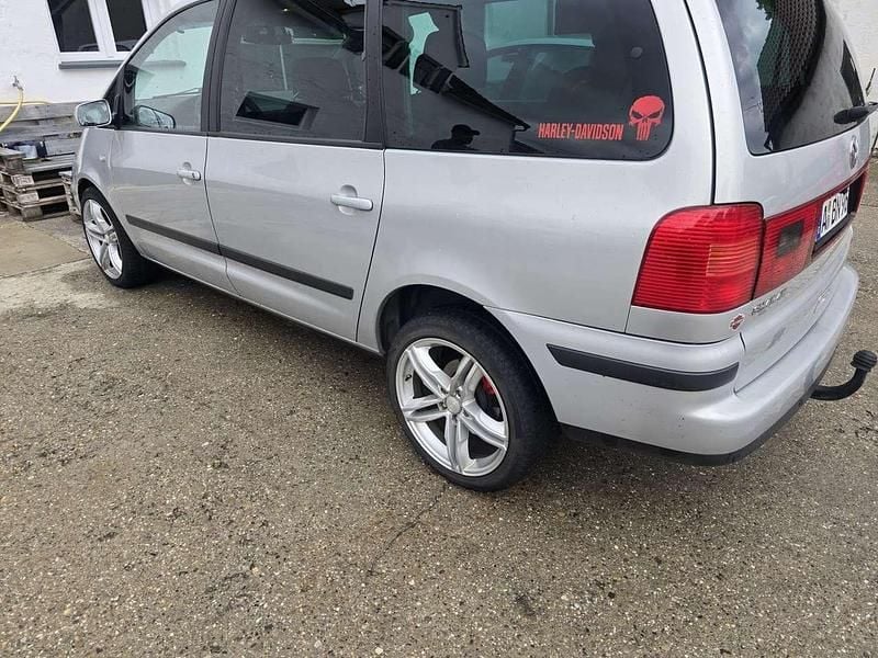 Gebraucht VW Sharan 110 PS (80 kW) 2000 Silber Van / Kleinbus