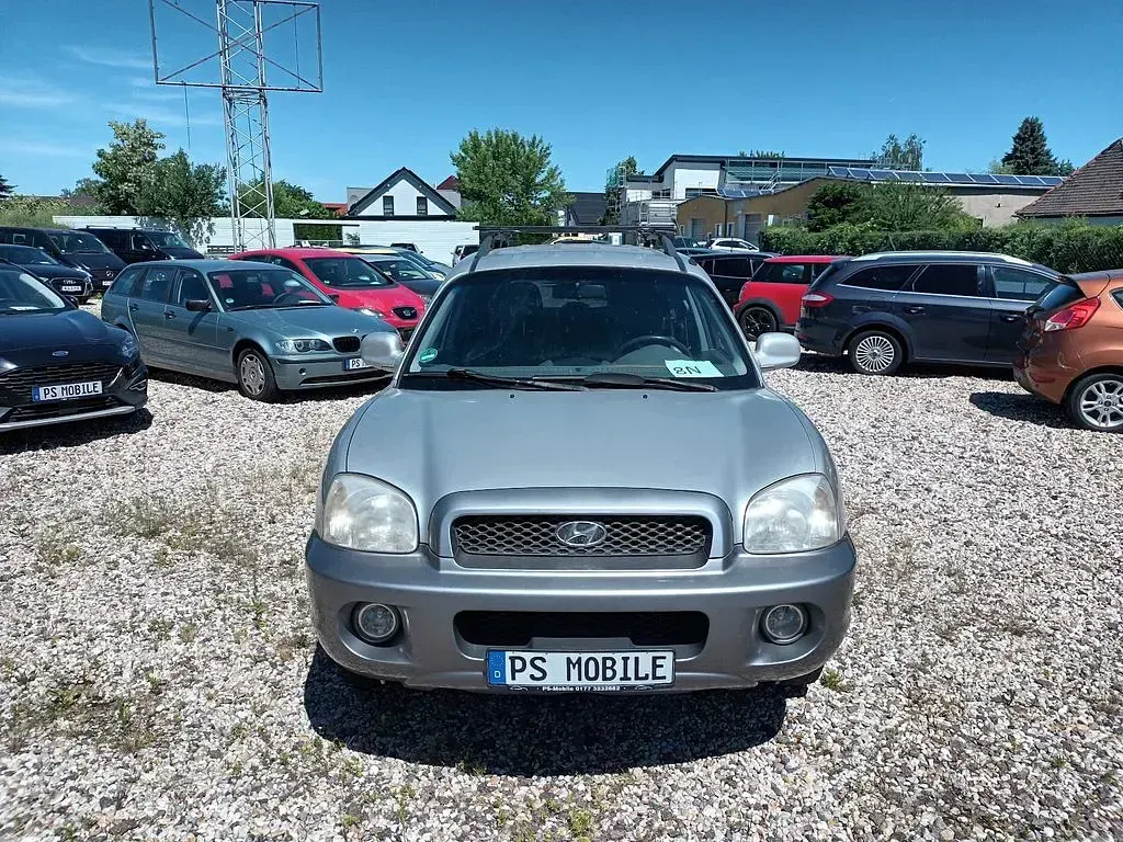 Second-hand Hyundai Santa Fe GLS 145 CP (106 kW) 2005 Negru SUV