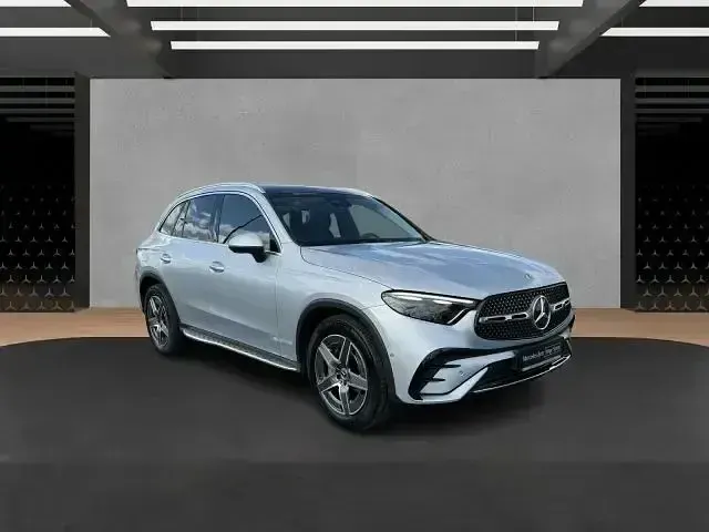 Gebraucht Mercedes GLC220 AMG 197 PS (144 kW) 2025 Silber SUV