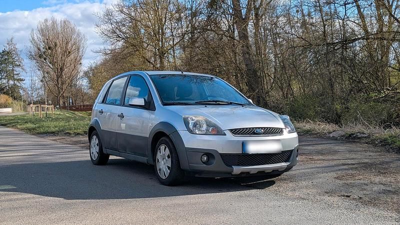 Gebraucht Ford Fiesta 80 PS (58 kW) 2007 Silber Kleinwagen