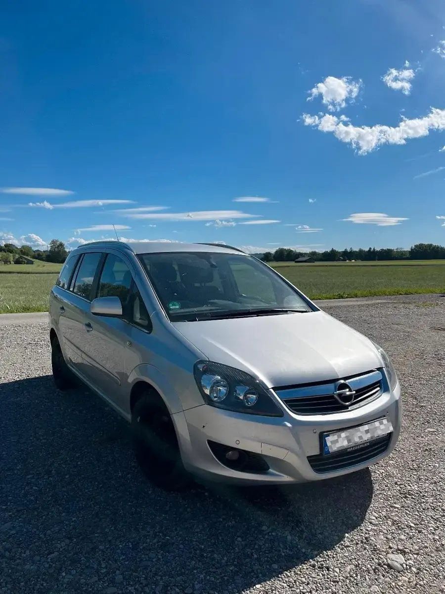 Gebraucht Opel Zafira 140 PS (102 kW) 2011 Silber Van / Kleinbus