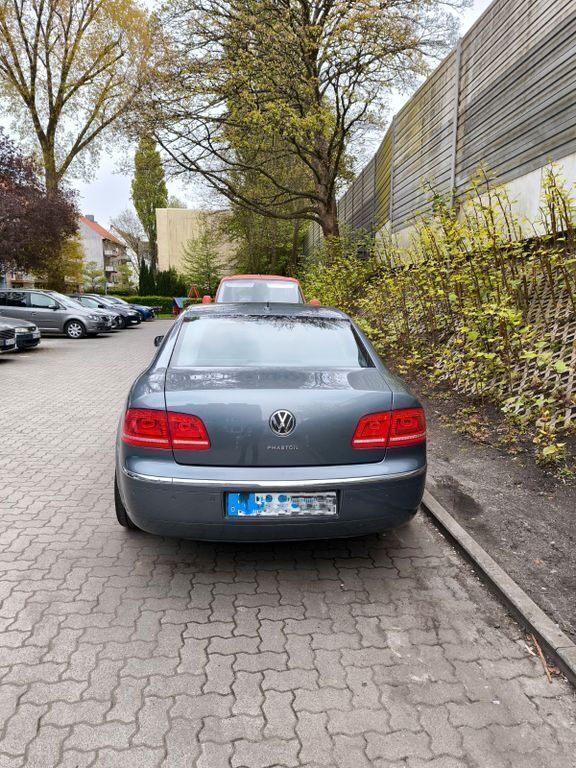 Gebraucht VW Phaeton 239 PS (175 kW) 2011 Limousine