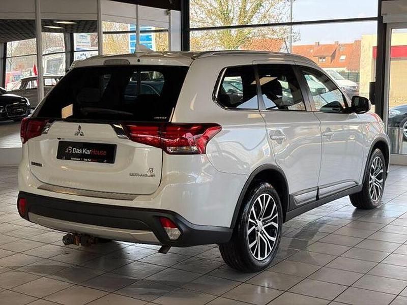 Gebraucht Mitsubishi Outlander Edition 150 PS (110 kW) 2018 Weiß SUV