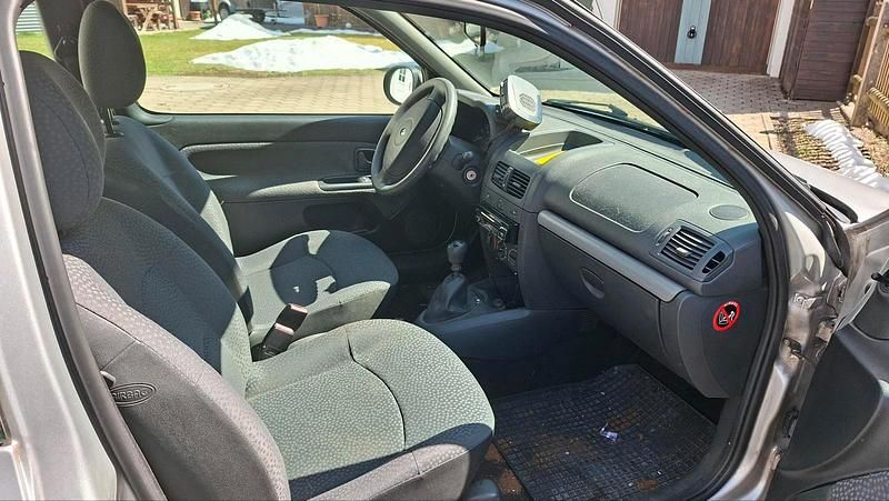 Gebraucht Renault Clio II 54 PS (39 kW) 2009 Silber Kleinwagen