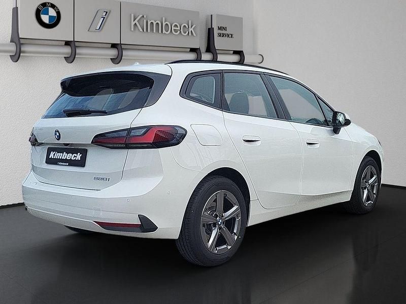 Gebraucht BMW 220 Active Tourer 170 PS (125 kW) 2025 Alpinweiß iii Van / Kleinbus