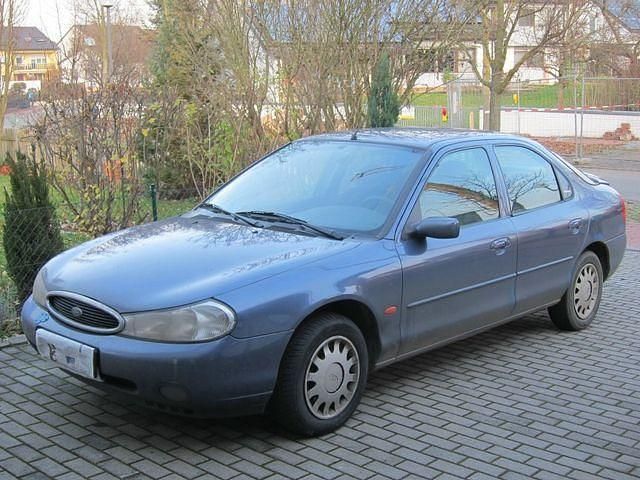 Gebraucht Ford Mondeo 116 PS (85 kW) 1996 Blau metallic Limousine