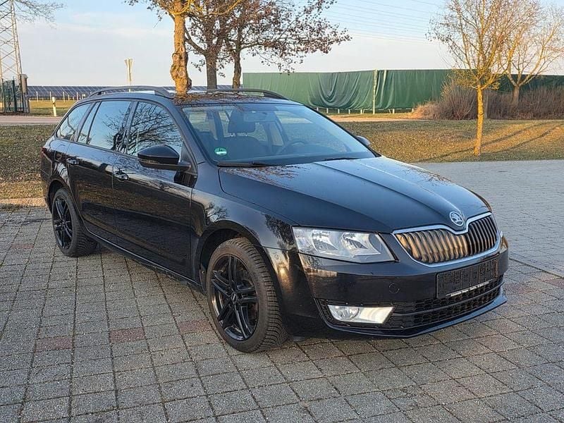 Gebraucht Skoda Octavia Ambition 105 PS (77 kW) 2014 Schwarz Kleinwagen