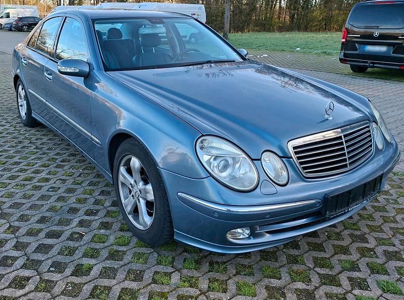 Gebraucht Mercedes E200 Avantgarde 163 PS (119 kW) 2003 Grau Limousine