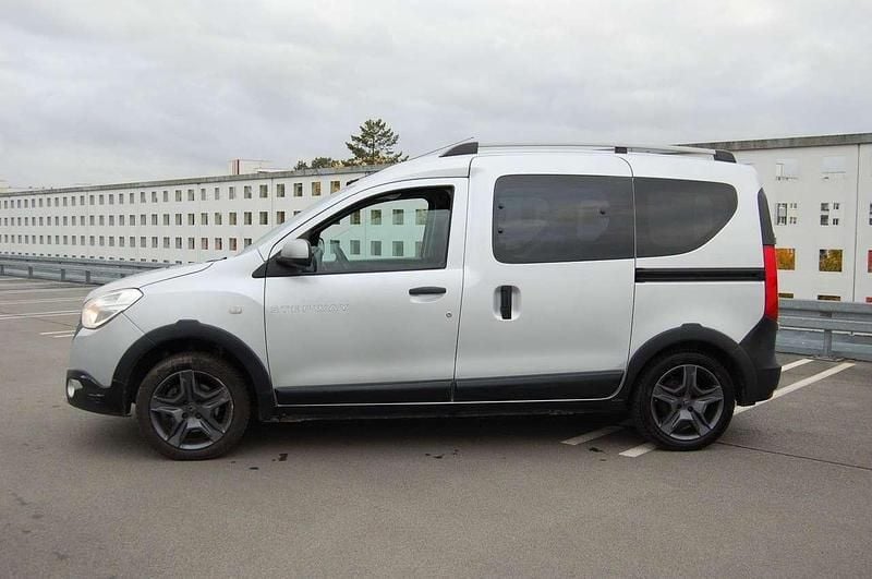 Gebraucht Dacia Dokker Stepway 116 PS (85 kW) 2017 Silber Van / Kleinbus