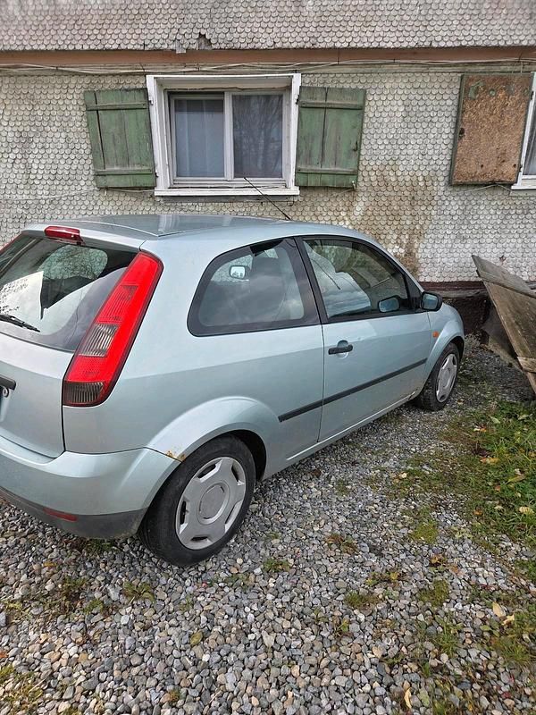 Silber Gebraucht 2003 Ford Fiesta Kleinwagen | 500 € (Superpreis) - Bild 1/2
