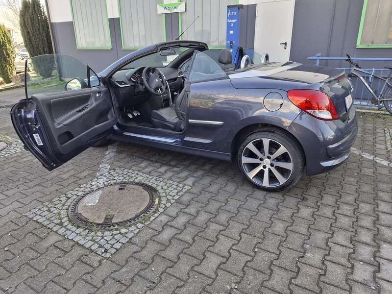 Grau Gebraucht 2012 Peugeot 207 CC Roland Garros Cabrio | 1.699 € (Superpreis) - Bild 1/4
