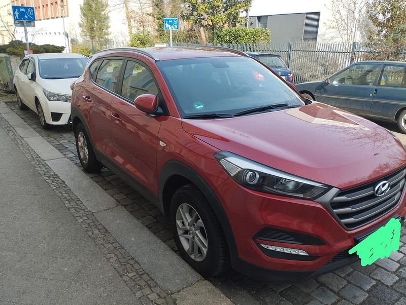 Gebraucht Hyundai Tucson 132 PS (97 kW) 2017 Rot SUV