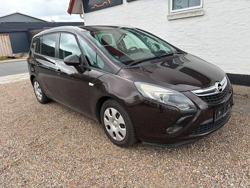Gebraucht Opel Zafira Enjoy 140 PS (102 kW) 2013 Braun Van / Kleinbus