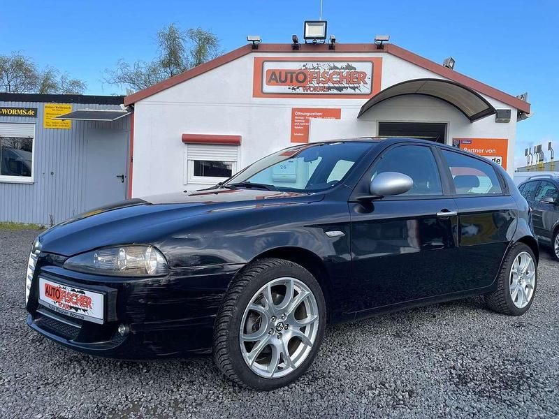 Gebraucht Alfa Romeo 147 105 PS (77 kW) 2010 Nero carbone/1000 miglia Kleinwagen