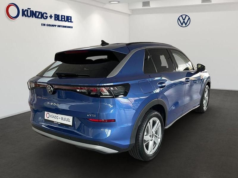 Gebraucht VW T-Roc Life 150 PS (110 kW) 2026 Celestial blue metallic SUV