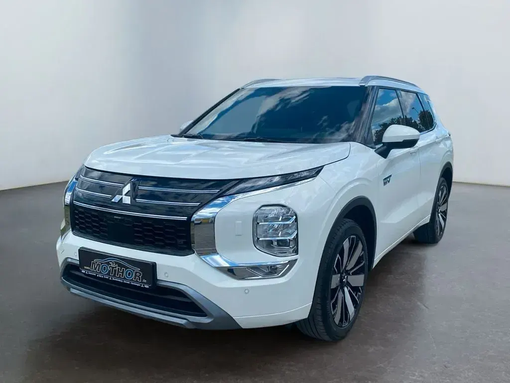 Neu Mitsubishi Outlander P-HEV Top 306 PS (225 kW) 2026 Schwarz SUV