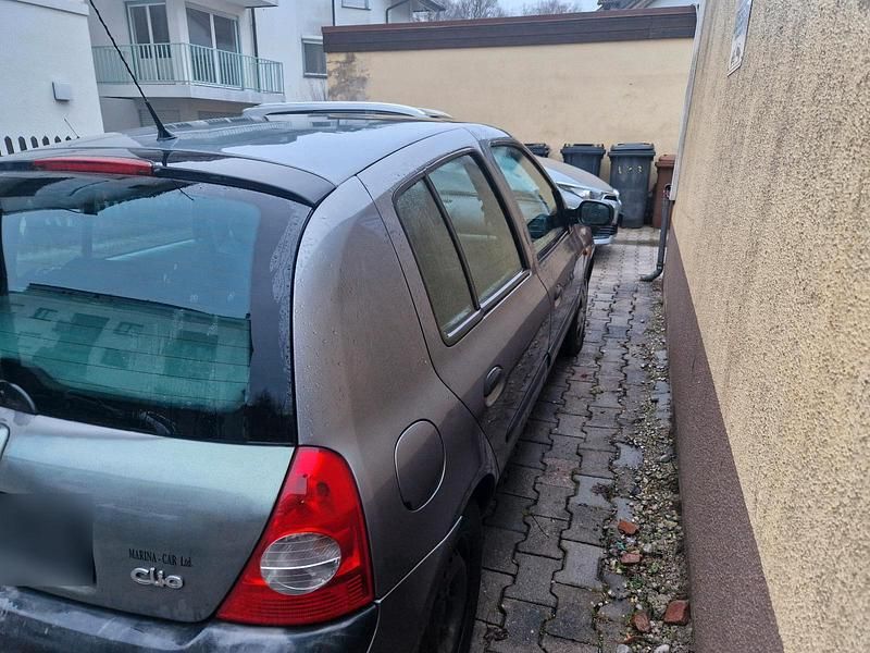 Gebraucht Renault Clio II 75 PS (55 kW) 2004 Kleinwagen