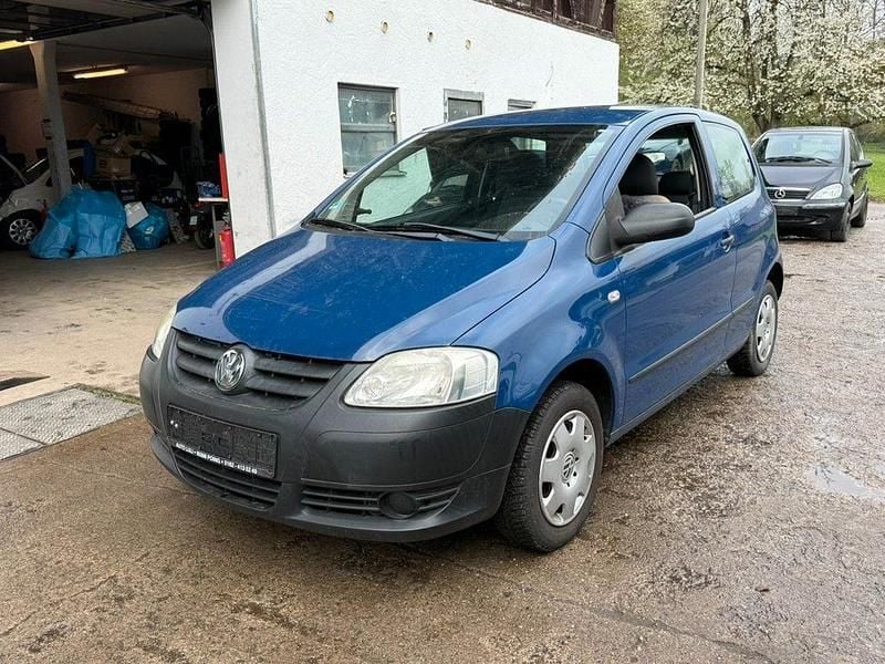 Gebraucht VW Fox 54 PS (39 kW) 2007 Blau Kleinwagen
