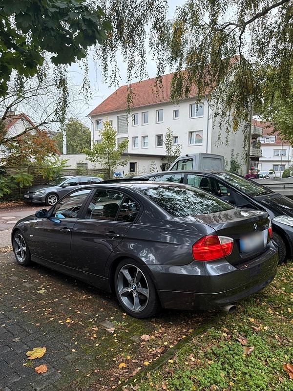 Gebraucht BMW 320 150 PS (110 kW) 2005 Grau Limousine