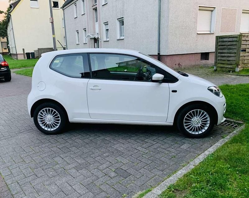 Weiß Gebraucht 2014 VW up! Kleinwagen | 3.495 € (Etwas zu teuer) - Bild 1/4
