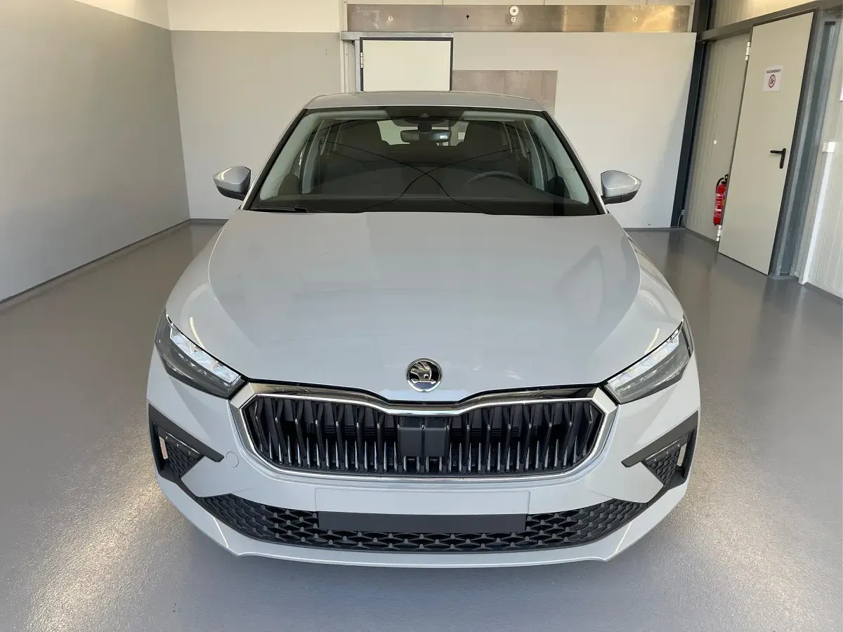 Neu Skoda Scala 116 PS (85 kW) 2026 [5x5x] graphit grau metallic [5x5x] graphit grau metallic Kleinwagen