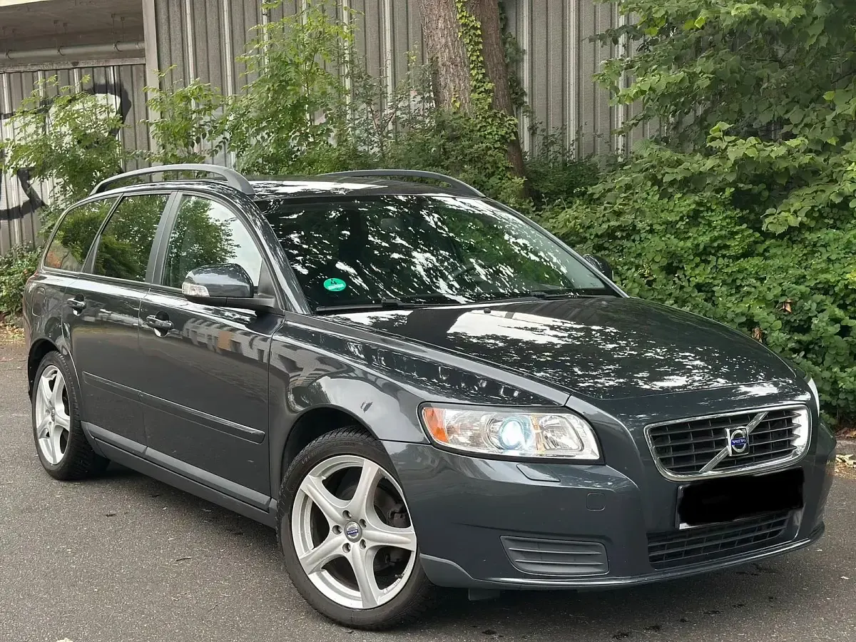 Gebraucht Volvo V50 110 PS (80 kW) 2011 Grau Kombi