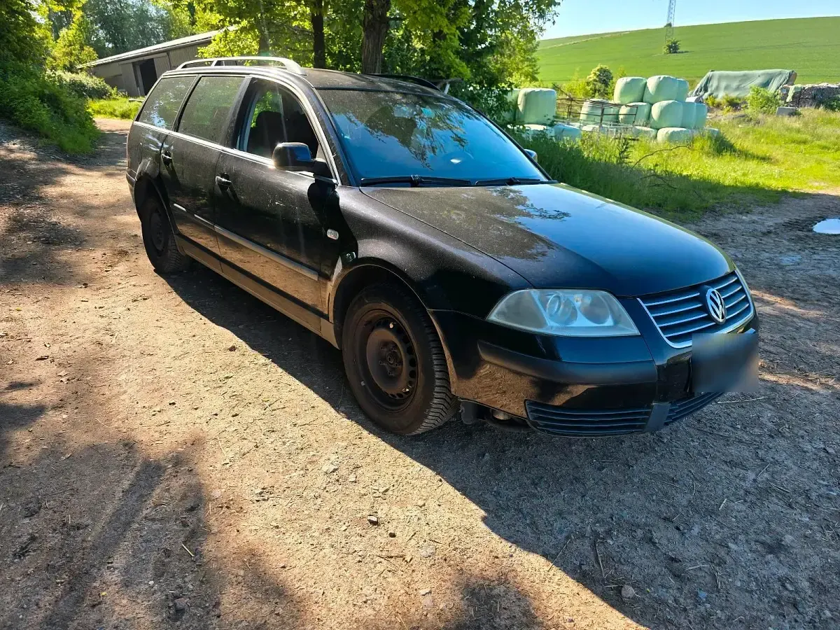 Gebraucht VW Passat 101 PS (74 kW) 2003 Schwarz Kombi