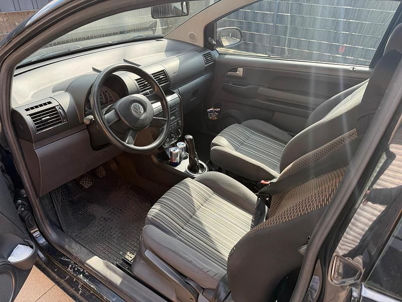 Gebraucht VW Fox 55 PS (40 kW) 2006 Schwarz Kleinwagen