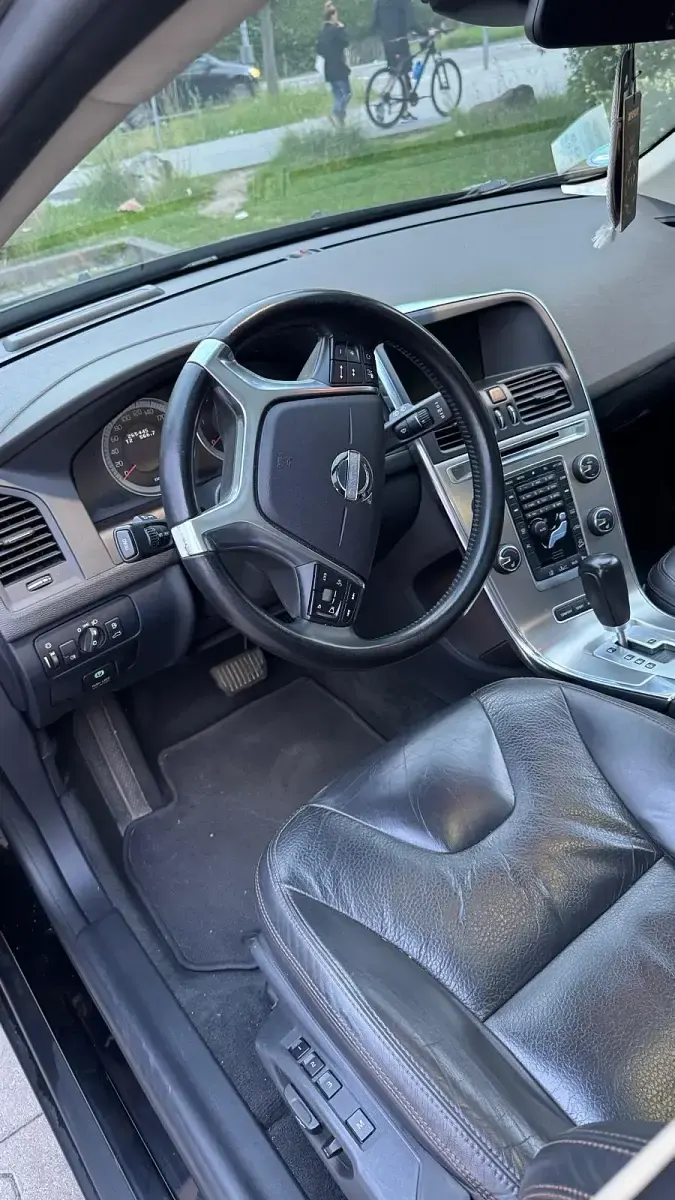 Gebraucht Volvo XC60 215 PS (158 kW) 2012 Schwarz SUV