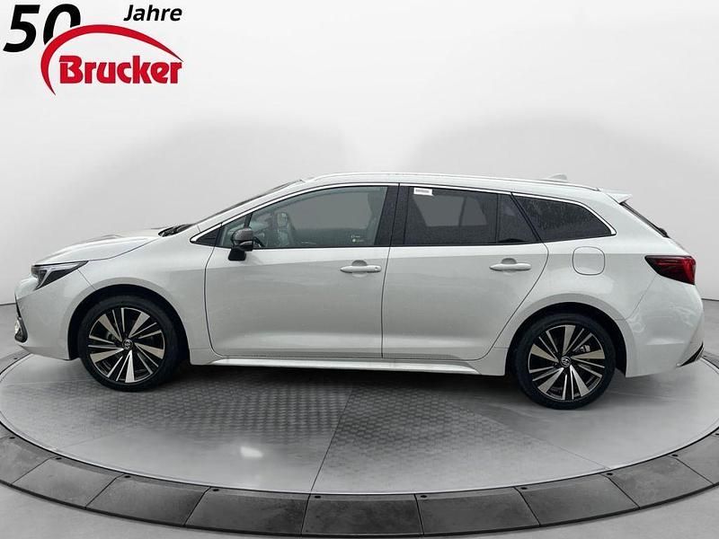 Neu Toyota Corolla Team 196 PS (144 kW) 2025 Grau Limousine