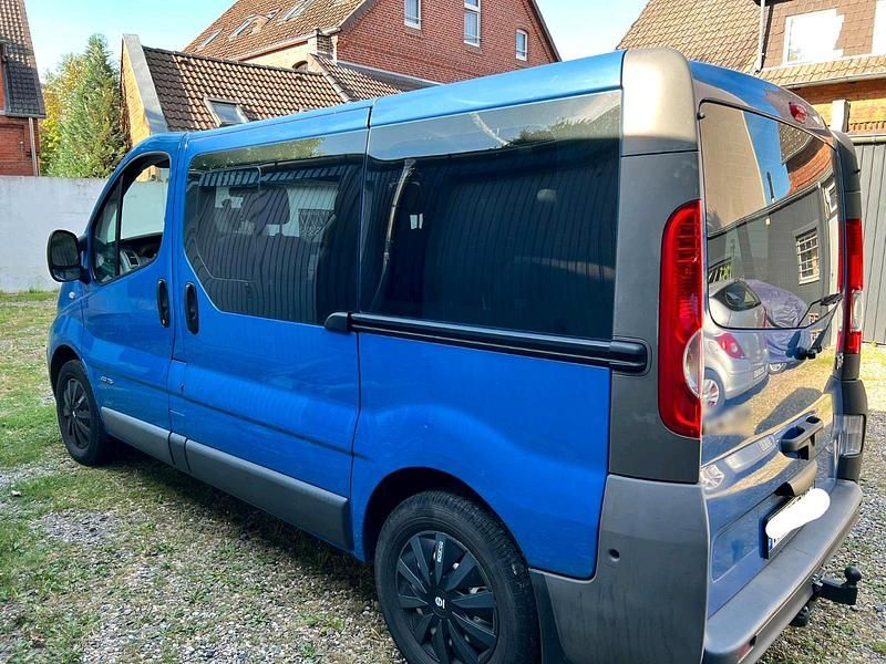 Gebraucht Renault Trafic 116 PS (85 kW) 2007 Blau Van / Kleinbus
