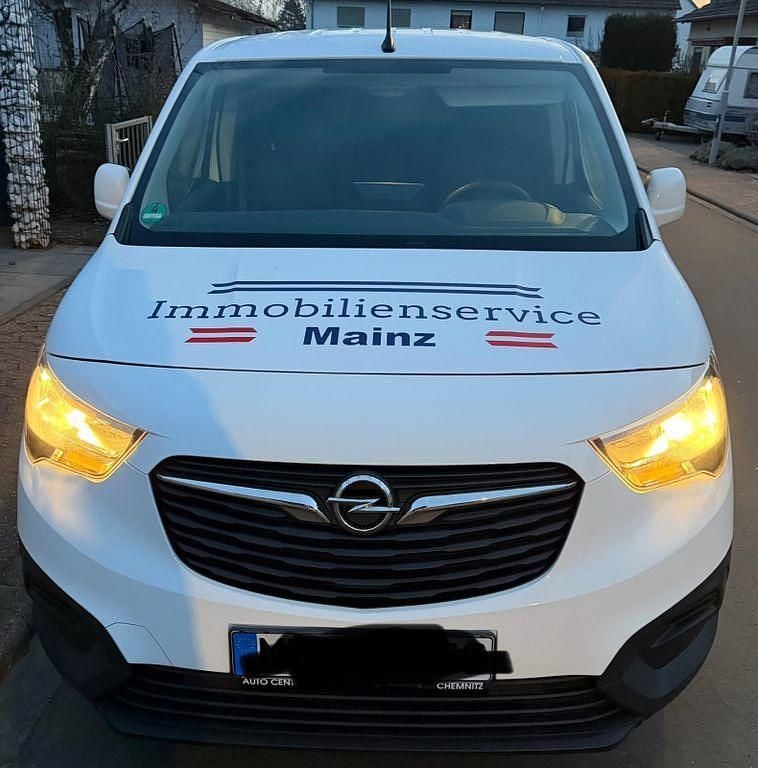 Weiß Gebraucht 2020 Opel Combo Van / Kleinbus | 11.900 € (Guter Preis) - Bild 1/4