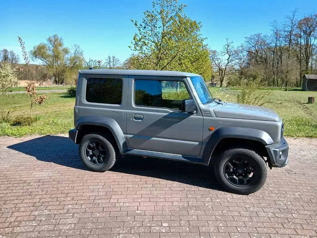 Second-hand Suzuki Jimny 102 CP (75 kW) 2019 Gri SUV