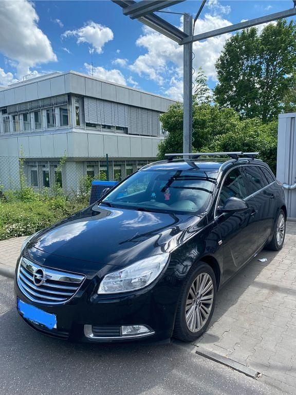 Schwarz Gebraucht 2013 Opel Insignia Active Kombi | 6.000 € (Guter Preis) - Bild 1/4