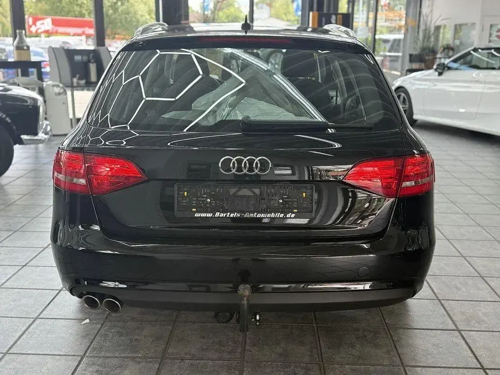 Gebraucht Audi A4 Attraction 150 PS (110 kW) 2014 Schwarz Kombi