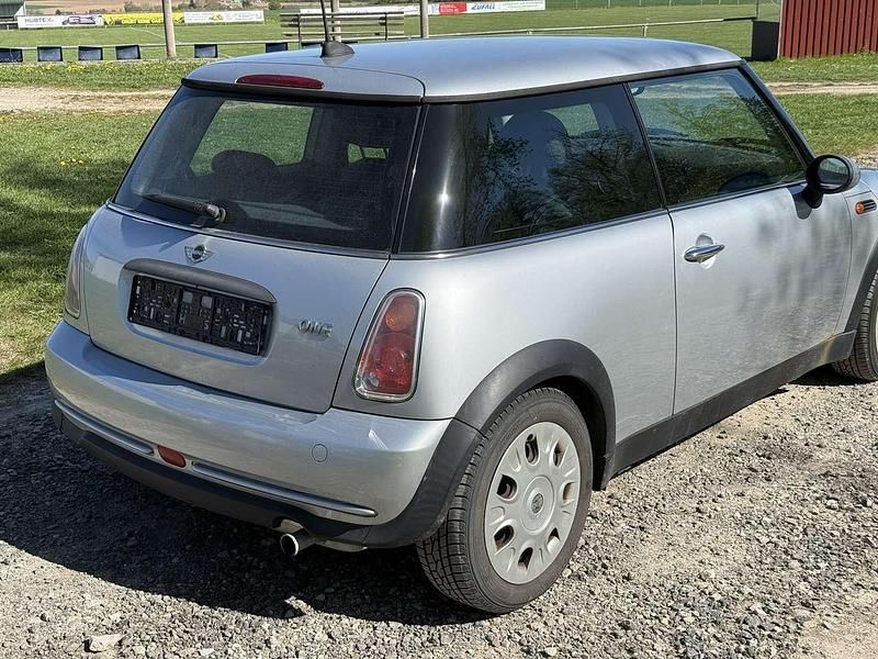 Second-hand Mini ONE 90 CP (66 kW) 2005 Argintiu Hatchback