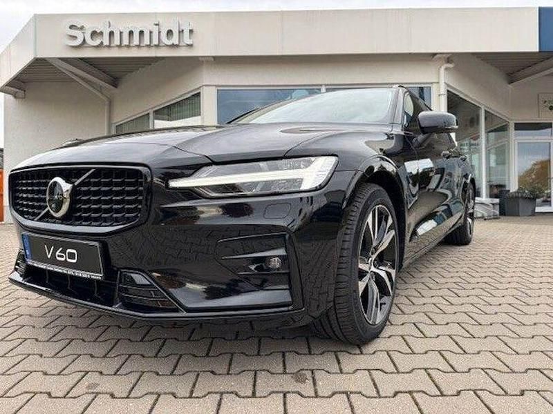 Gebraucht Volvo V60 Plus 197 PS (144 kW) 2025 Schwarz Kombi