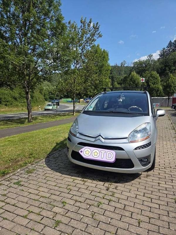 Grau Gebraucht 2009 Citroën C4 Picasso Tendance Van / Kleinbus | 3.300 € (Fairer Preis) - Bild 1/4