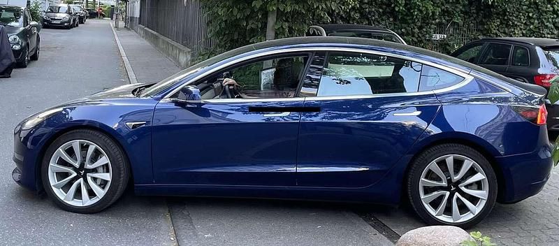 Gebraucht Tesla Model 3 350 kW (476 PS) 2019 Blau Limousine
