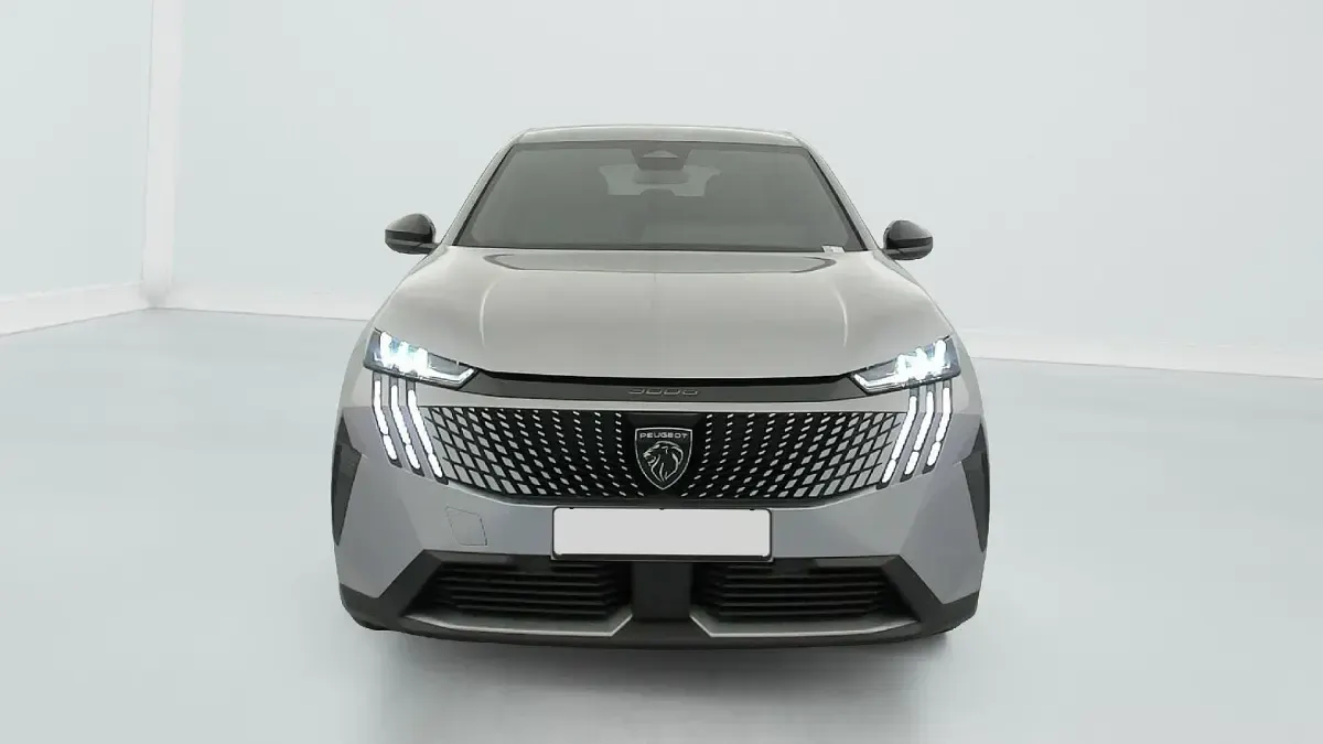 Gebraucht Peugeot 3008 Allure 136 PS (100 kW) 2025 Grau (gris artense) SUV