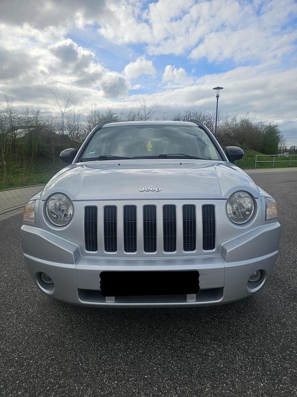 Gebraucht Jeep Compass 140 PS (102 kW) 2010 SUV