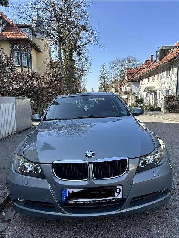 Gebraucht BMW 320 150 PS (110 kW) 2006 Grau Limousine