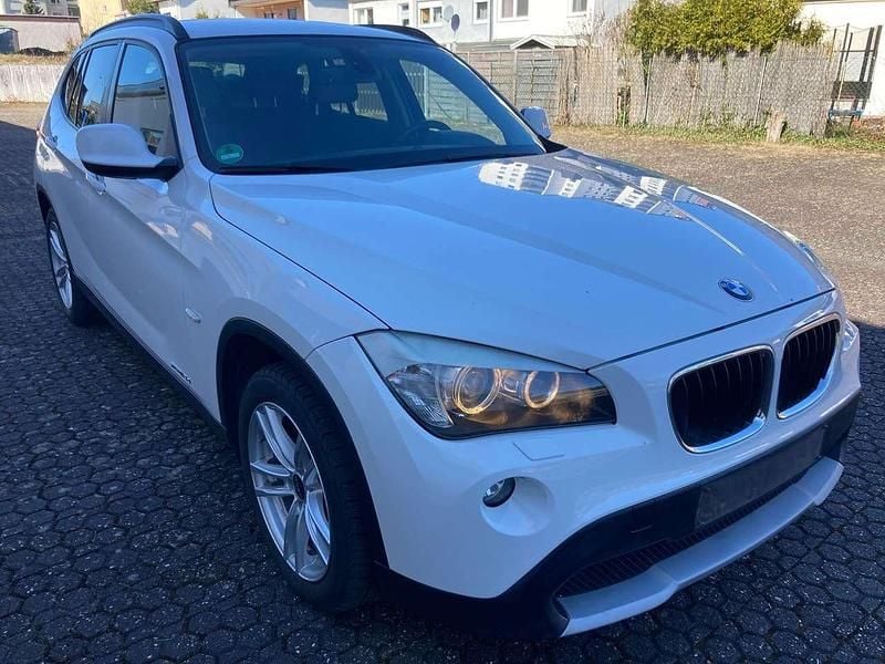 Alpinweiss iii Gebraucht 2010 BMW X1 SUV | 5.999 € (Guter Preis) - Bild 1/4