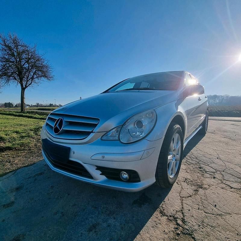 Silber Gebraucht 2007 Mercedes R280 Van / Kleinbus | 4.490 € - Bild 1/4